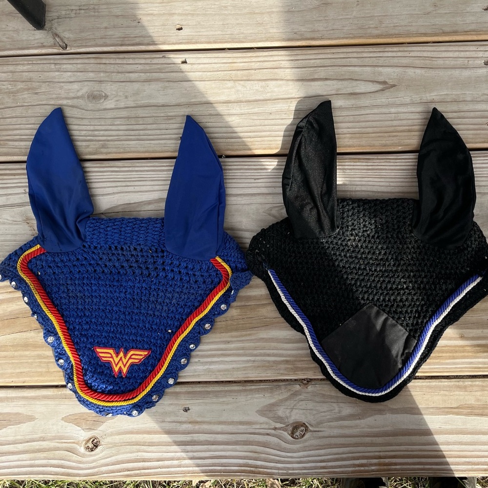 Equestrian bonnets